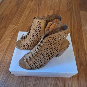 Soda Sling Back Chunk Heel Cut Outs Strap Detail Tan Size 8 Womens